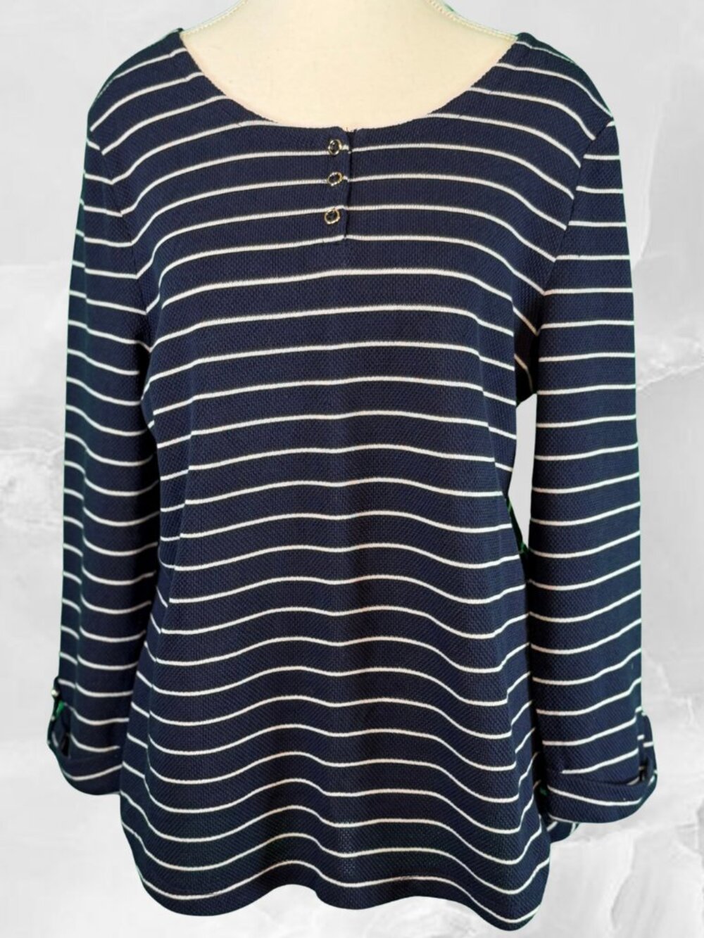 Lightweight long sleeve buttoned striped shirt-sz L